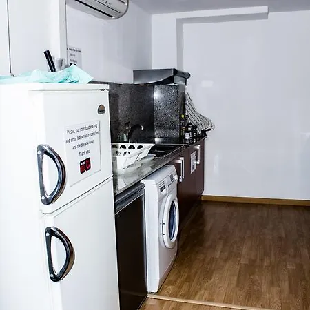 Hostal Cool & Chic L'Hospitalet de Llobregat