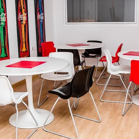 Hostal Cool & Chic L'Hospitalet de Llobregat