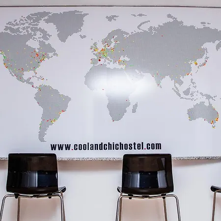 Cool & Chic Hostel L'Hospitalet de Llobregat